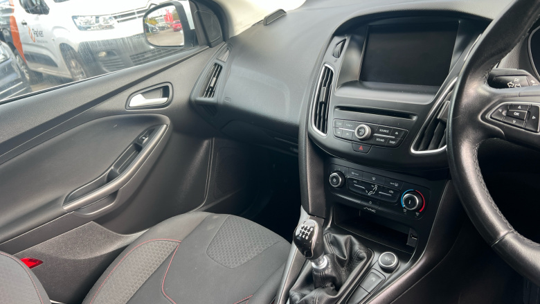 Ford Focus 1.5 EcoBoost Zetec S 5dr Petrol Hatchback